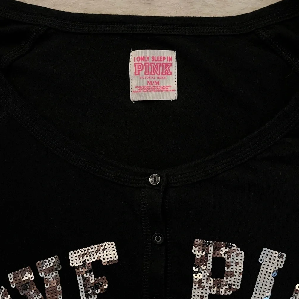 Victoria’s Secret Pink Vintage Where’s My Gift Sequin Black Pajama Sleep Shirt M